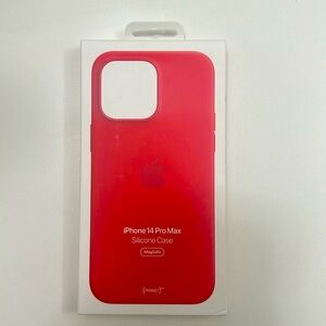 Apple iPhone 14 Pro Max MagSafe Silicone Case